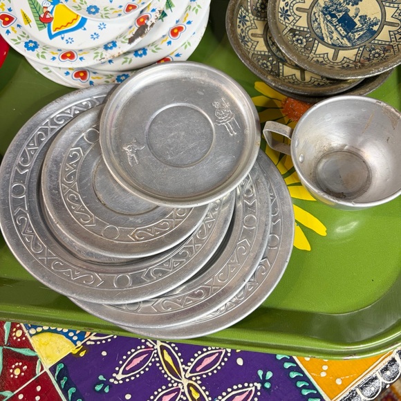 70s Metal Play Dishes - Picture 2 of 10